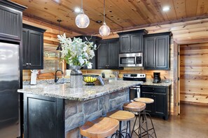 Fridge, microwave, stovetop, dishwasher