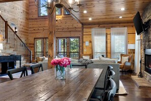Dining - Create Unforgettable Family Memories at Life Is Beautiful. Endless Fun, Hot Tub (Broken Bow)