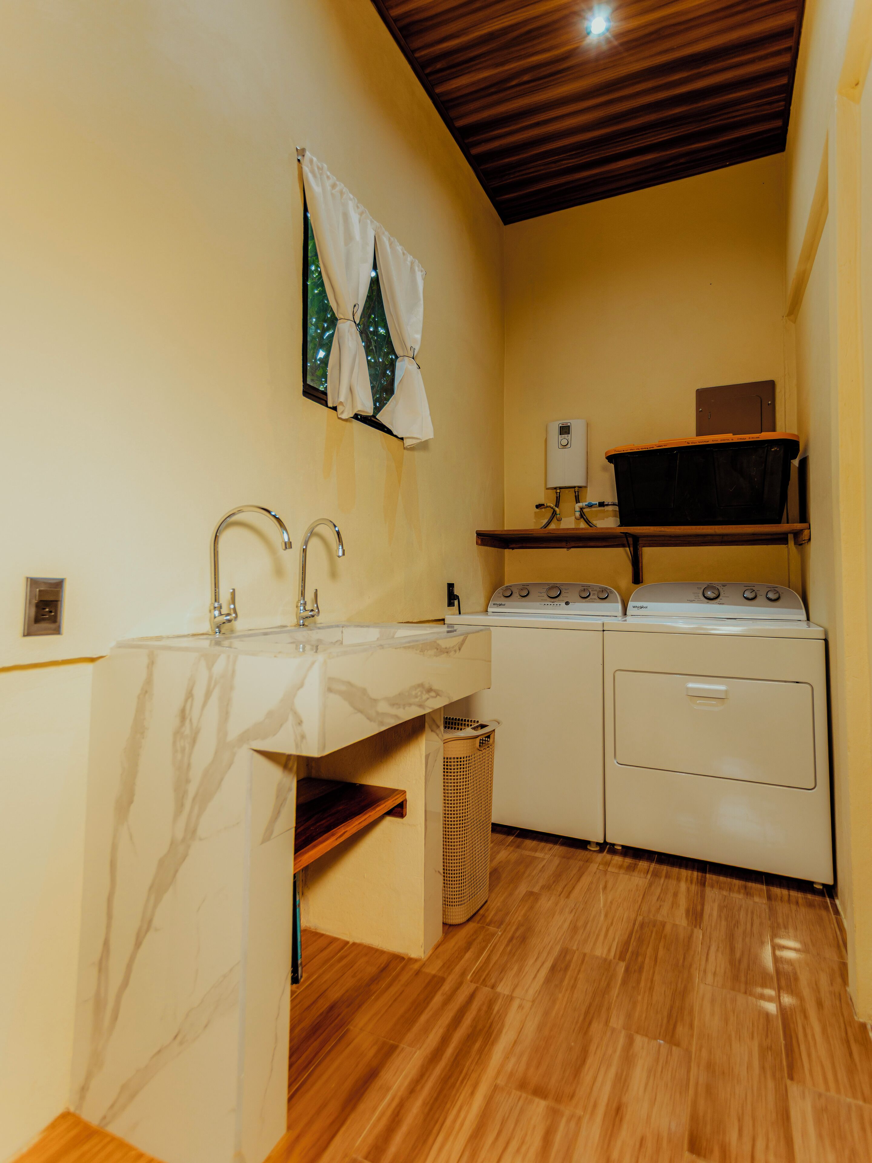 Cabana, vista para a cidade, ao lado da montanha | Lavanderia