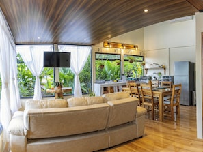 เคบิน, วิวเมือง, ติดภูเขา | บริเวณนั่งเล่น