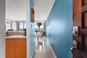 Apartment | 1 bedroom - Beachfront Beauty Stunning Views Steps to Sand (San Juan)
