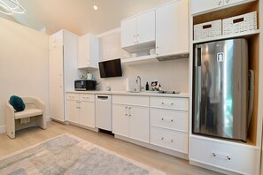 Microwave, oven, stovetop, dishwasher - Brand new lux micro studio in serene Alamitos Heights! (Long Beach)