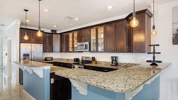 Microwave, oven, kompor, dan mesin pencuci piring