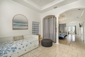 3 soverom, strykejern/-brett, wi-fi og sengetøy