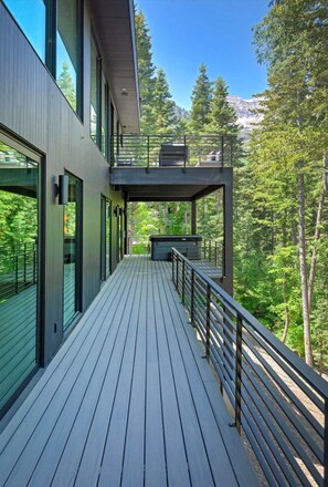 Terrace/patio - Luxury Modern Mountain Home (Provo)