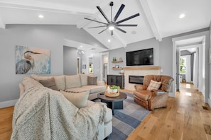 Smart TV, fireplace, video games, table tennis