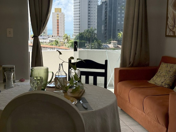 Apartment | Dining