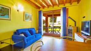TV - Resort Apartment - Borgo esclusivo con Piscine e Campi sportivi (Peschiera del garda)