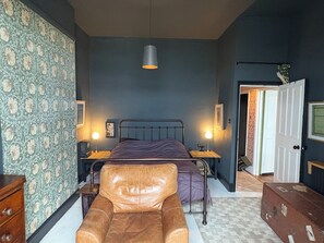 1 slaapkamer, een strijkplank/strijkijzer, wifi, beddengoed