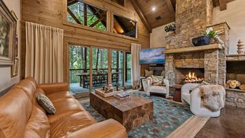 Smart TV, fireplace, stereo