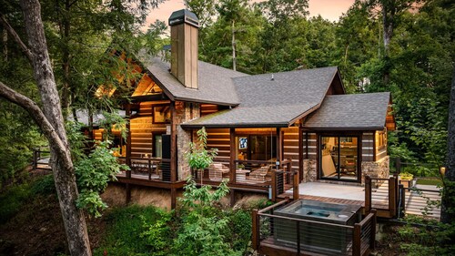 NEW! Private Estate - Stunning Waterfront Property