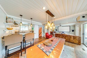 Interior - Waterfront Home on Lake Samish w/ Hot Tub & Dock! (Bellingham)