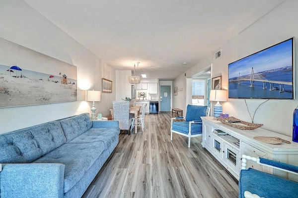 Living Room | | 104A Oceanside Villas | Isle of Palms SC | IOP Escapes