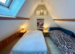 6 bedrooms, iron/ironing board, WiFi, bed sheets