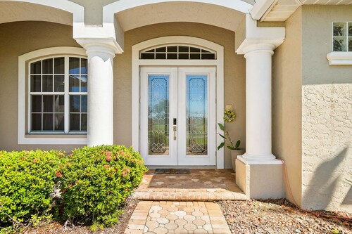 Oasis Home/Heated Pool/Fenced Big Yard/Pet Friendly