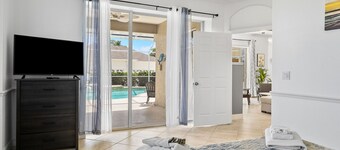 Oasis Home/Heated Pool/Fenced Big Yard/Pet Friendly
