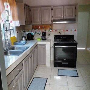 Microwave, oven, stovetop, coffee/tea maker