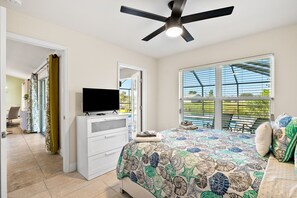 4 bedrooms, desk, WiFi, bed sheets
