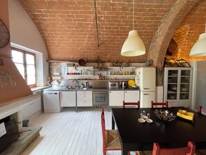 Fridge, microwave, oven, stovetop - "La Stalla", apartment (Empoli)