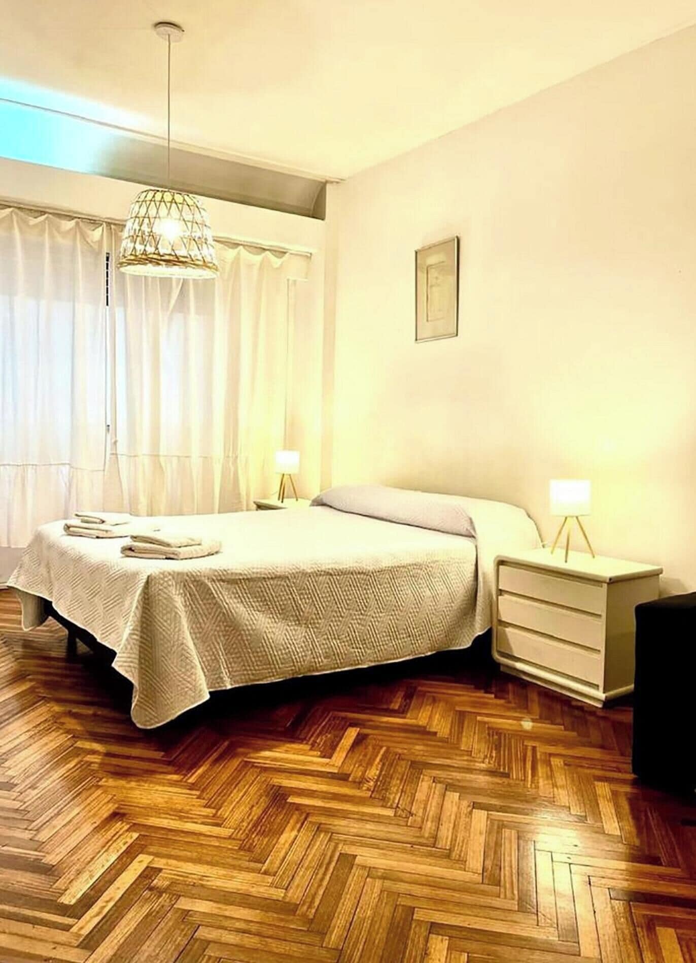 Wifi gratis y ropa de cama 