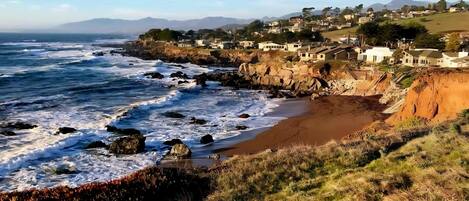 Chaises longues, serviettes de plage