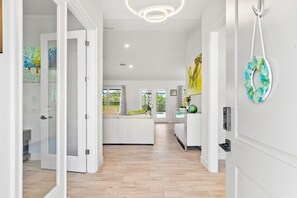 Interior - Newley Built/Heated Pool/Golf Course Views/Sleeps 9 (Rotonda West)