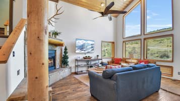 Townhouse – luksus, terrasse, fjellutsikt | Oppholdsområde