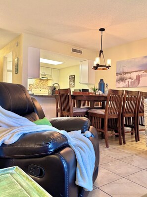 Dining - Private Beach Access, Steps to Ocean, Heated Pool, Garage, Beach towel/toy/chair (St. Augustine)