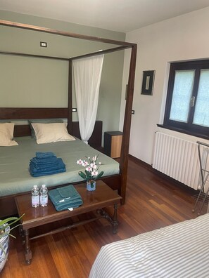 Deluxe Quadruple Room, 1 Bedroom, Patio, Garden View | In-room safe, desk, laptop workspace, free WiFi - Villa Vinea Prisca  (Cenate Sotto)