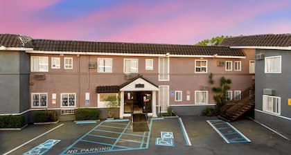 Encore Inn Inglewood