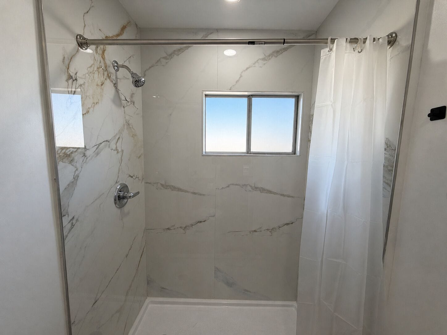 Deluxe Quadruple Room, 2 Double Beds | Bathroom