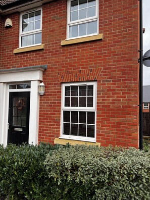 Exterior detail - Spacious Family Retreat in Serene Taunton | Sleeps 8 | Near Town & Countryside (Norton Fitzwarren)