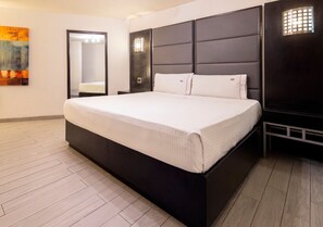 Quarto luxo | Wi-Fi de cortesia, roupa de cama