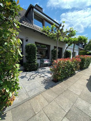 Property grounds - Jade Suite, whirlpool and Netflix (Essen)