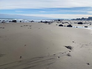 Plage à proximité, chaises longues