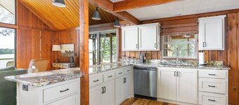 Gorgeous 4-Bedroom Lakefront Cabin with Screened Porch & Stunning Views