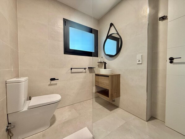 Shower, towels - Vallesa II - Modern villa with private pool (Calpe / Calp)