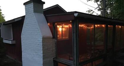 Berkshire Mountain Cottage - Spectacular Views of Mount Greylock