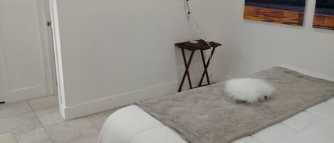 WiFi, bed sheets