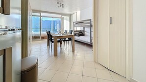 Strykejern/-brett, wi-fi (inkludert) og sengetøy