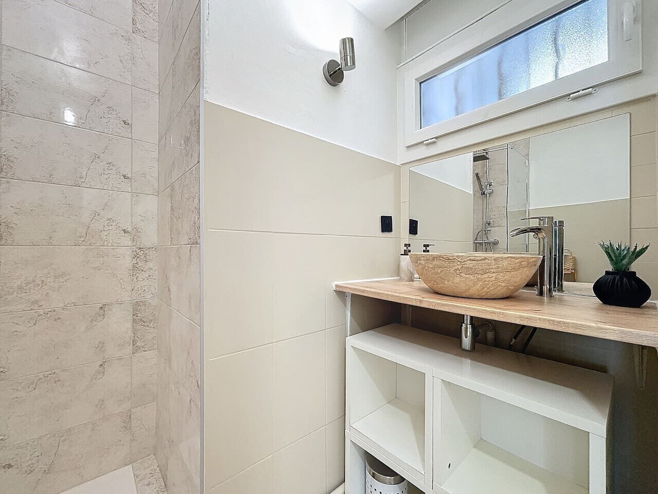 Hair dryer, towels