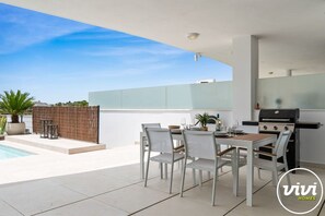 Outdoor dining - ViVi Homes 1, Flora apartment (Fuengirola)