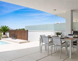 Outdoor dining - ViVi Homes 1, Flora apartment (Fuengirola)