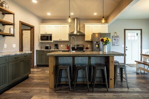 Microondas, parrilla de estufa y lavavajillas