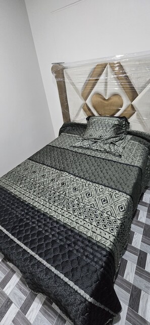 Classic Room, 3 Bedrooms | Laptop workspace, free WiFi, bed sheets - Hotel Club33Fit Hotel Gym (Huancayo)
