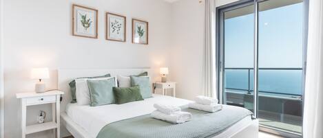 Fer et planche Ă repasser, lit parapluie, Wi-Fi gratuit, draps fournis