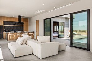 2 bedrooms, iron/ironing board, free WiFi, bed sheets - Villa Solace by Fieldtrip | Modern Desert Oasis w/ Pool (Joshua Tree)