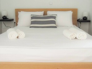 1 bedroom, travel crib, WiFi