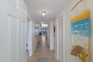 Interior - Sea Oats 214 - Gulf Front - Sleeps 6 - Tennis - Pool - Elevators (Boca Grande)