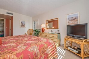 Iron/ironing board, free WiFi, bed sheets - Sea Oats 324 - GulfView - Sleeps 4 - Elevators - Tennis (Boca Grande)